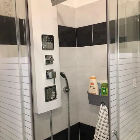 Apartment 21 *